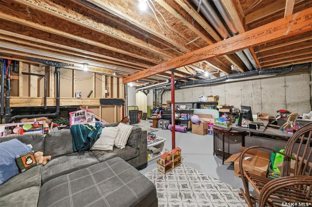 3220 11th Street Saskatoon SK S7M 5M4