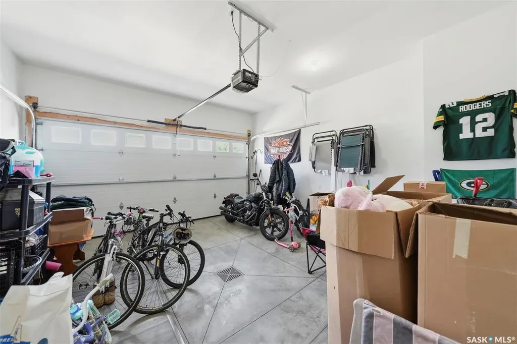 3220 11th Street Saskatoon SK S7M 5M4
