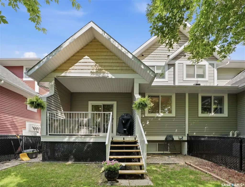 3220 11th Street Saskatoon SK S7M 5M4