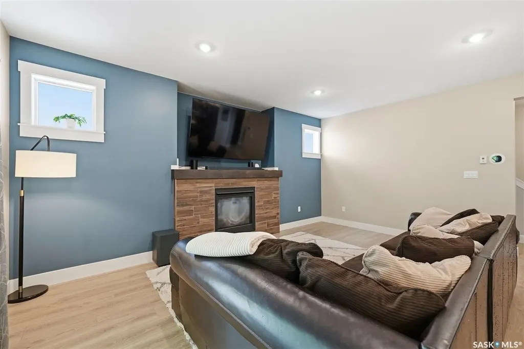3220 11th Street Saskatoon SK S7M 5M4