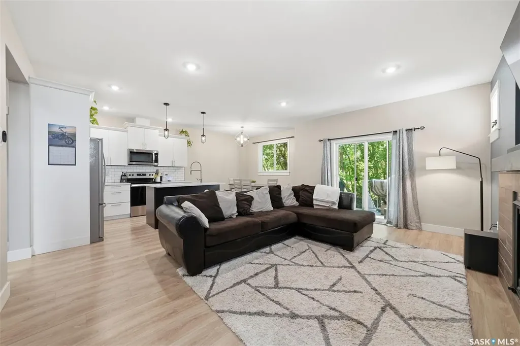 3220 11th Street Saskatoon SK S7M 5M4