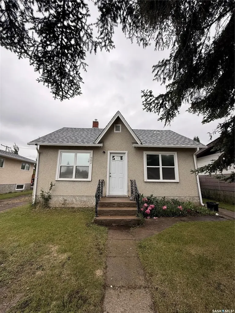 982 12th Street W Prince Albert SK S6V 3C7