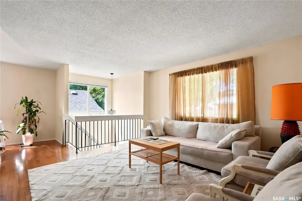 724 M Avenue S Saskatoon SK S7M 2L4