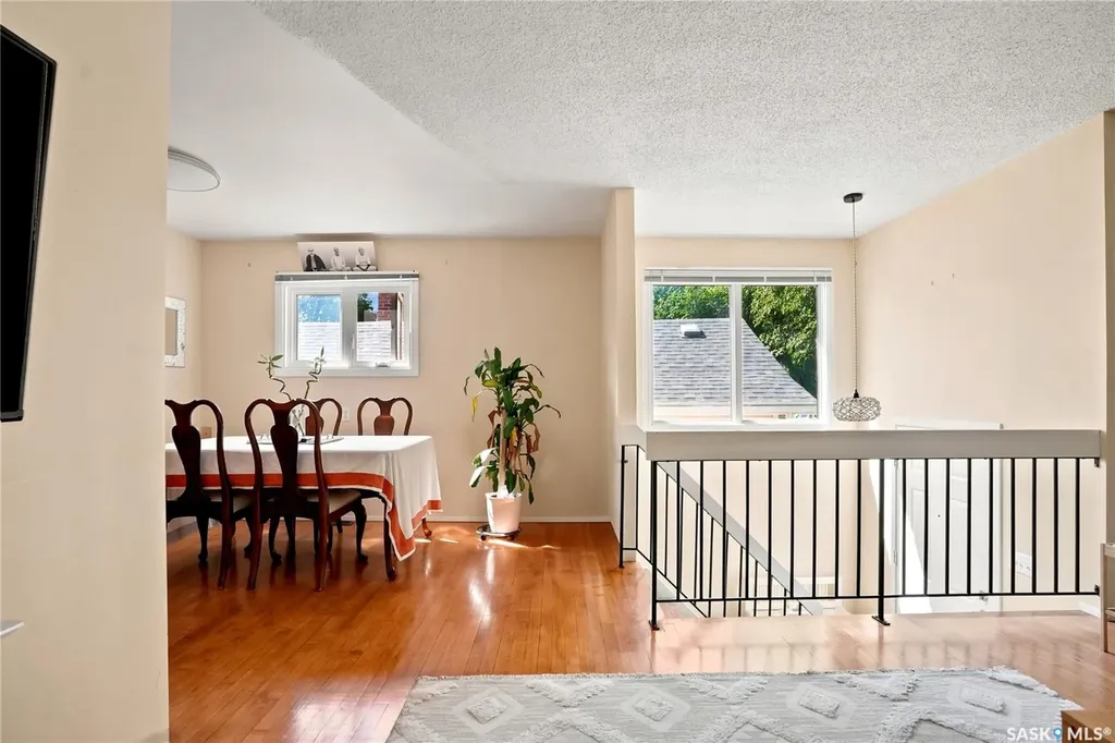 724 M Avenue S Saskatoon SK S7M 2L4