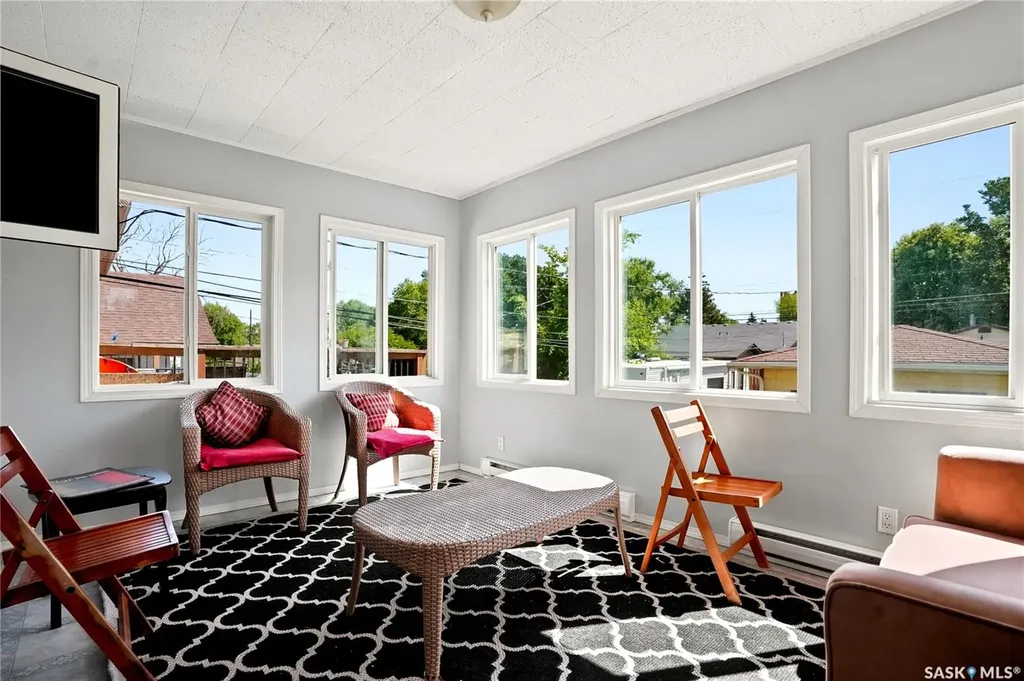 724 M Avenue S Saskatoon SK S7M 2L4