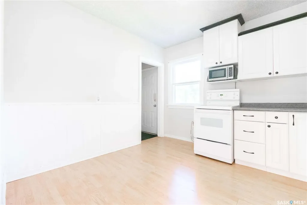 1414 Grey Street Regina SK S4T 5H6