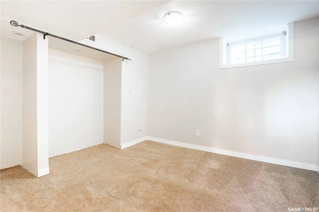 1414 Grey Street Regina SK S4T 5H6