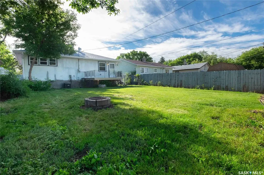 1414 Grey Street Regina SK S4T 5H6