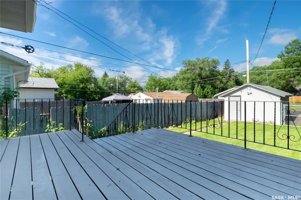 1414 Grey Street Regina SK S4T 5H6