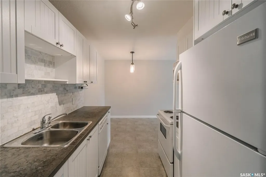 425 115th Street E Saskatoon SK S7N 2E5