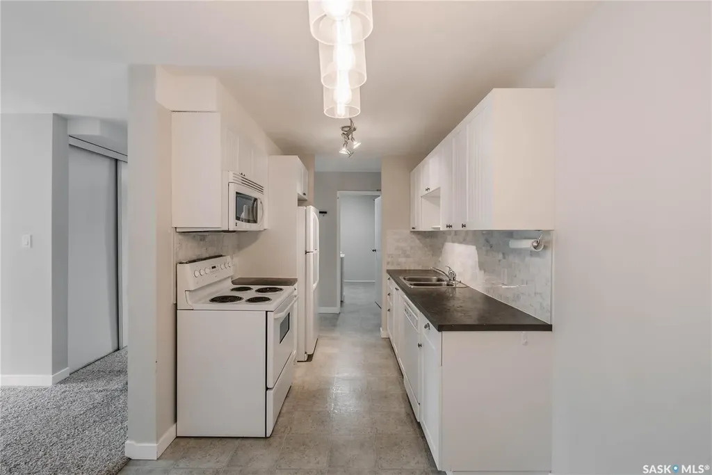 425 115th Street E Saskatoon SK S7N 2E5
