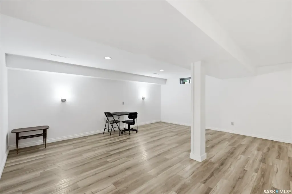 101 Salisbury Drive Saskatoon SK S7H 4B7