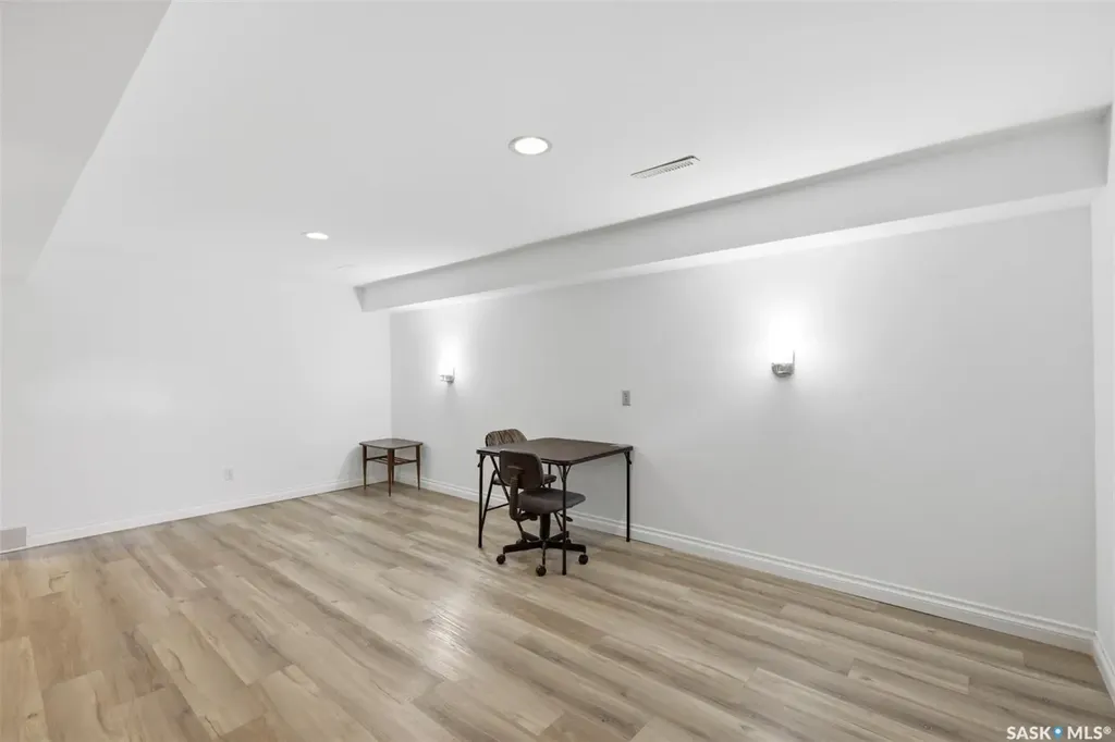 101 Salisbury Drive Saskatoon SK S7H 4B7