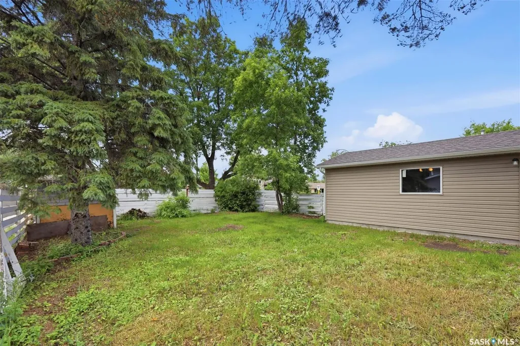 101 Salisbury Drive Saskatoon SK S7H 4B7