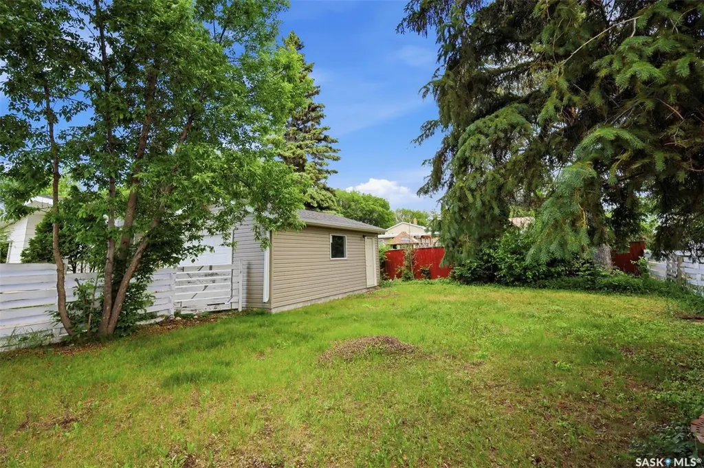 101 Salisbury Drive Saskatoon SK S7H 4B7