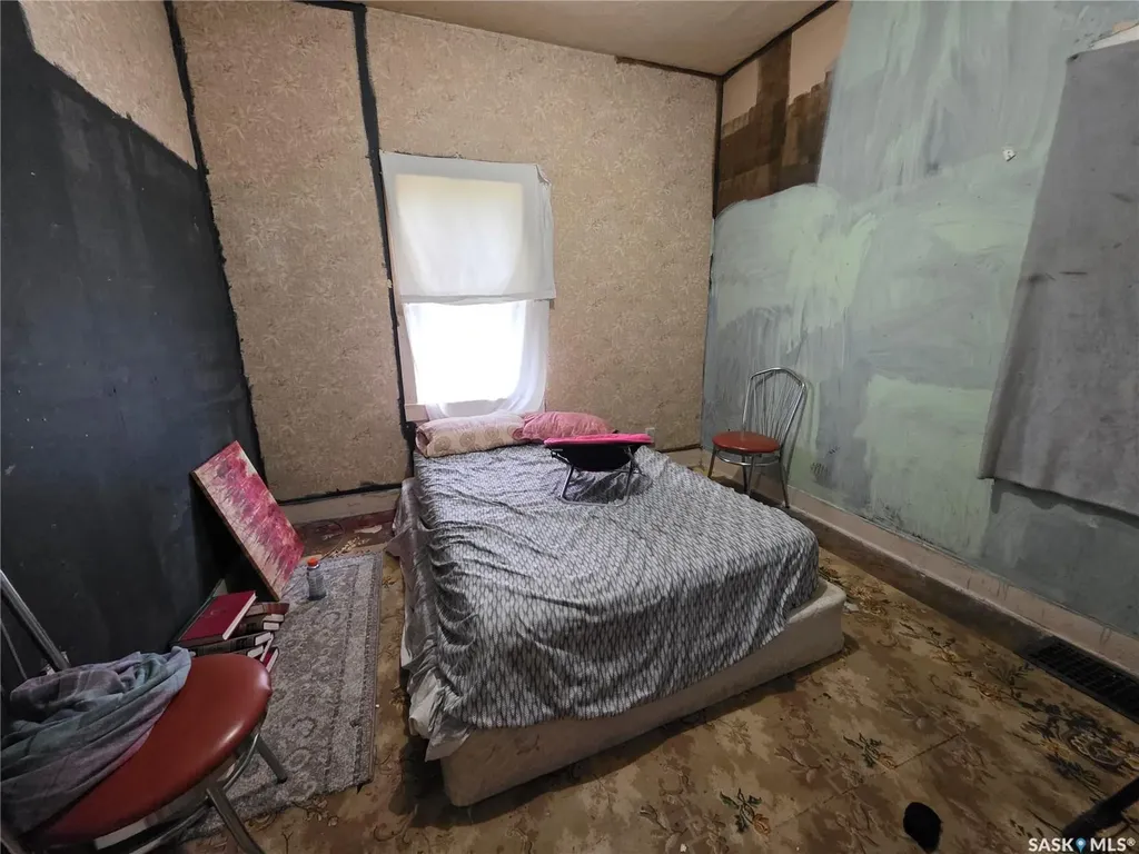 236 6th Avenue NE Swift Current SK S9H 2M2