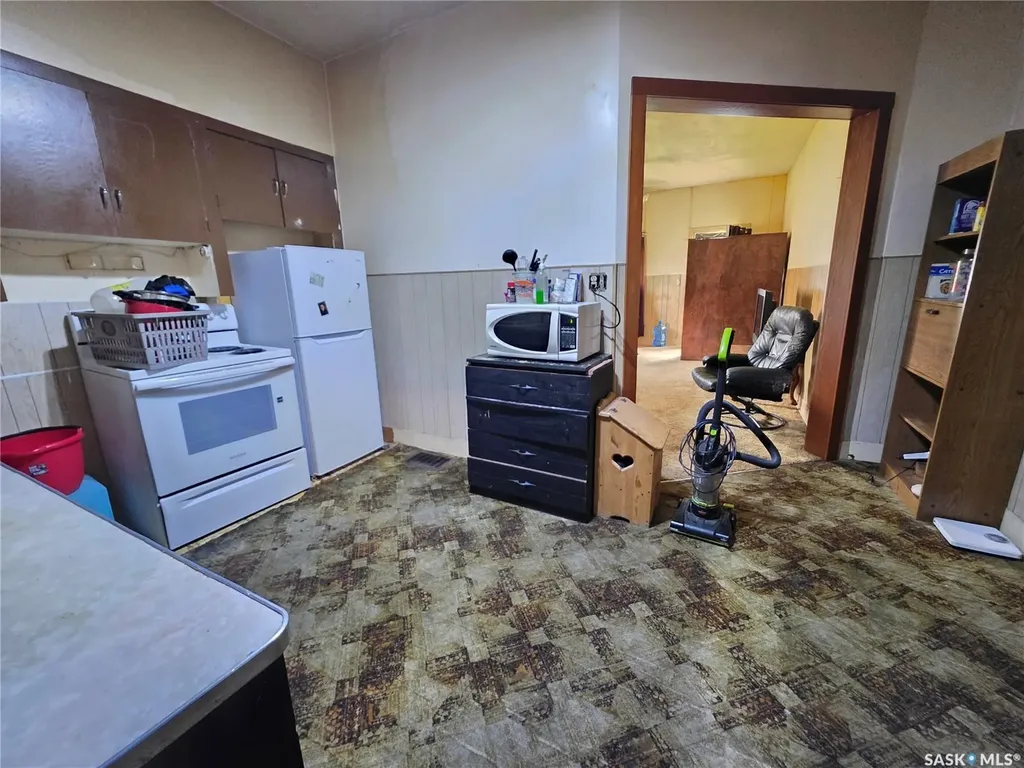 236 6th Avenue NE Swift Current SK S9H 2M2