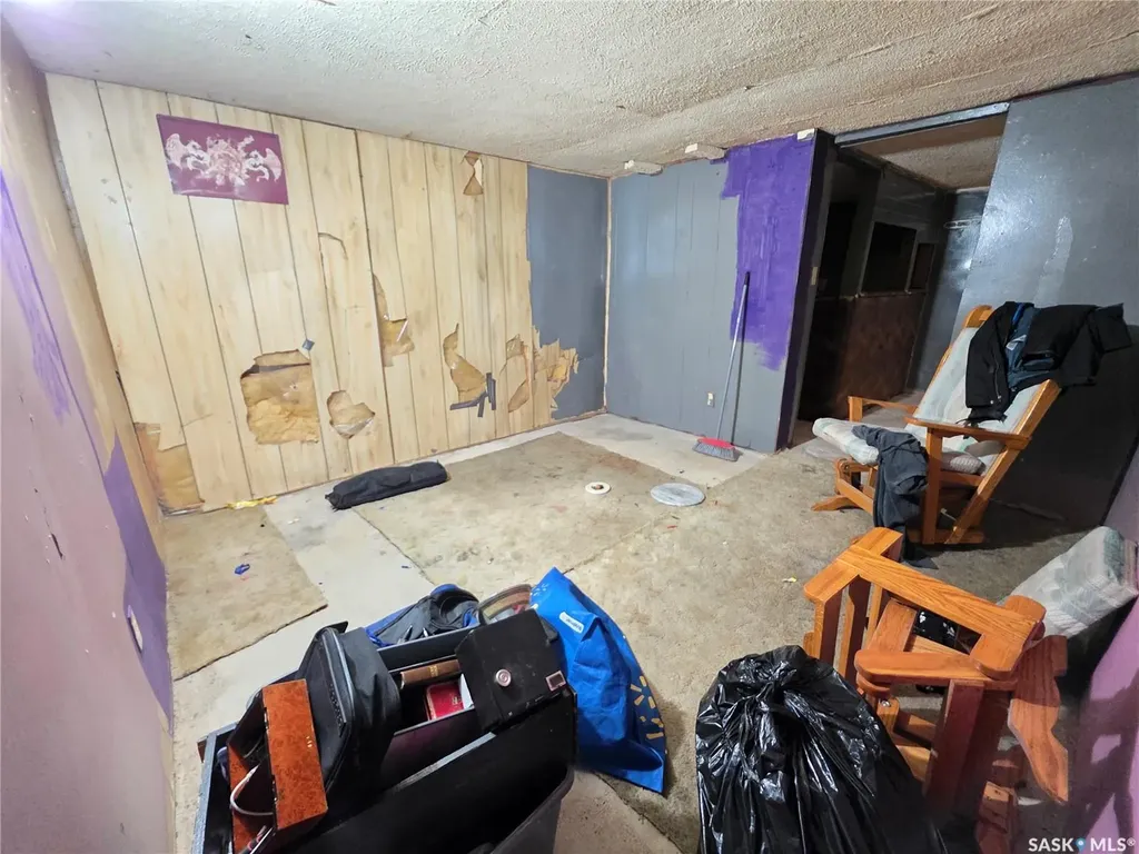 236 6th Avenue NE Swift Current SK S9H 2M2