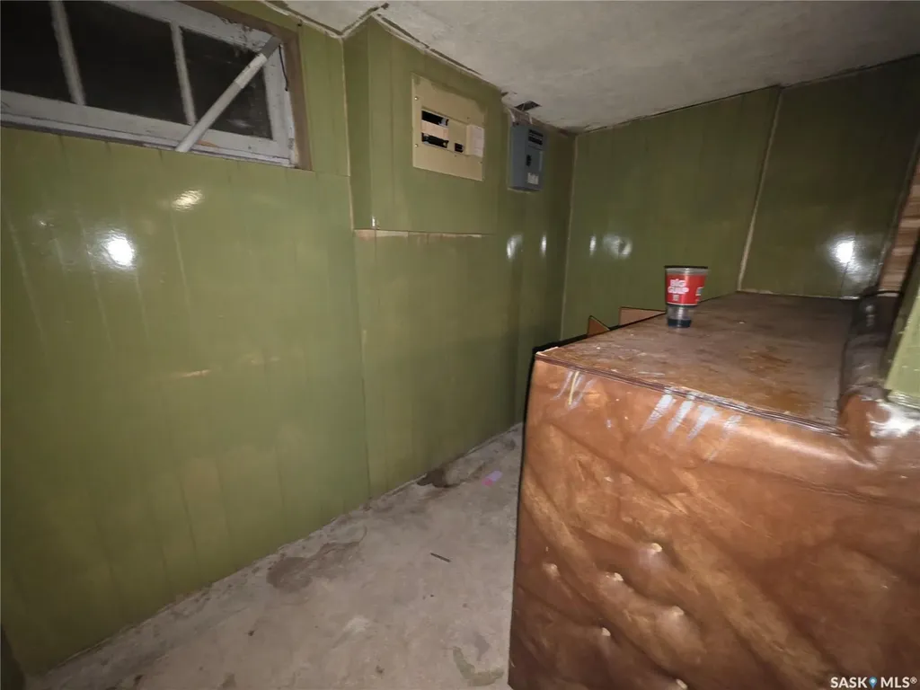 236 6th Avenue NE Swift Current SK S9H 2M2