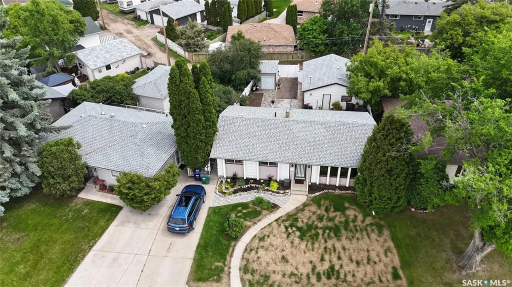 10 Stewart Avenue Saskatoon SK S7L 3S6