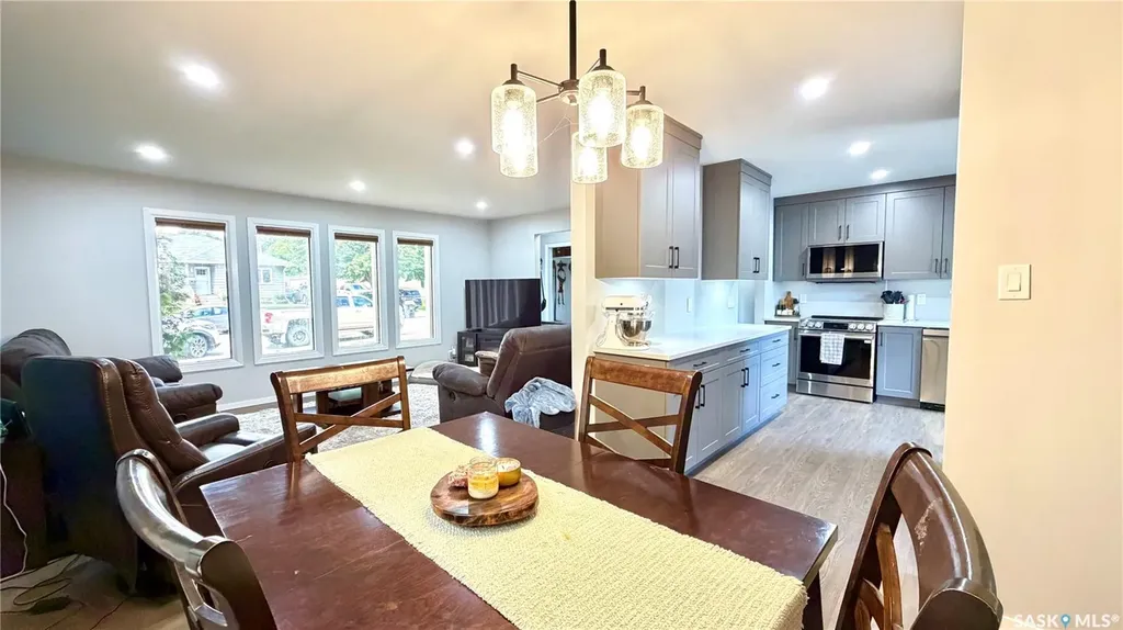 10 Stewart Avenue Saskatoon SK S7L 3S6