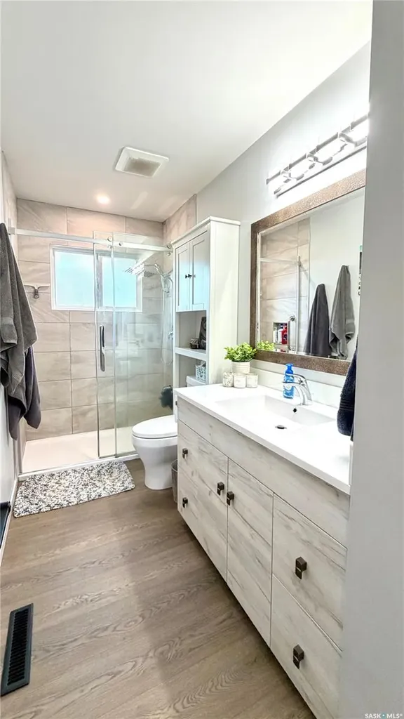 10 Stewart Avenue Saskatoon SK S7L 3S6