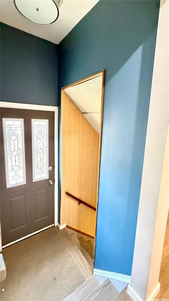 10 Stewart Avenue Saskatoon SK S7L 3S6