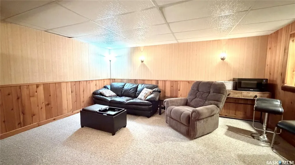 10 Stewart Avenue Saskatoon SK S7L 3S6