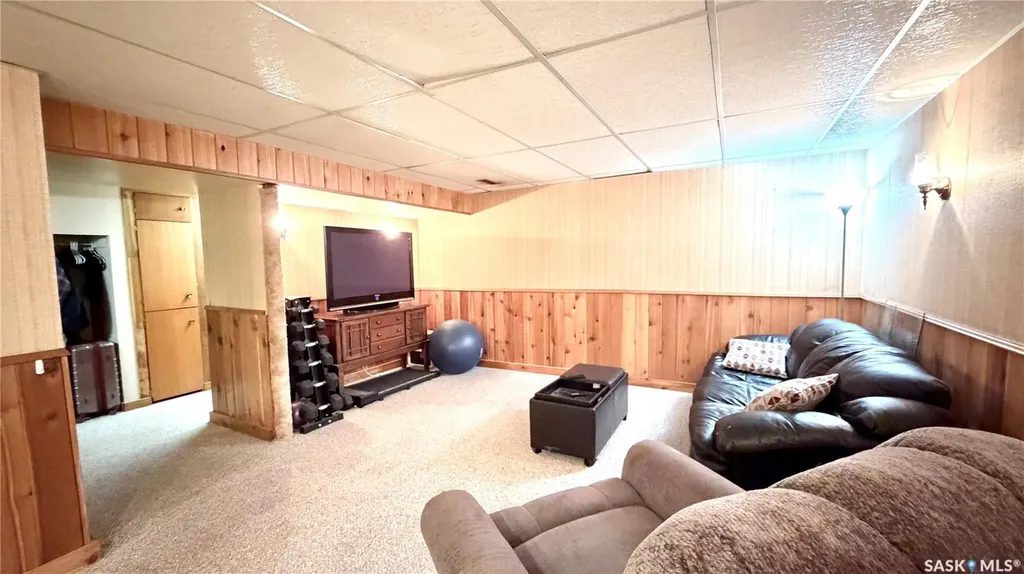 10 Stewart Avenue Saskatoon SK S7L 3S6