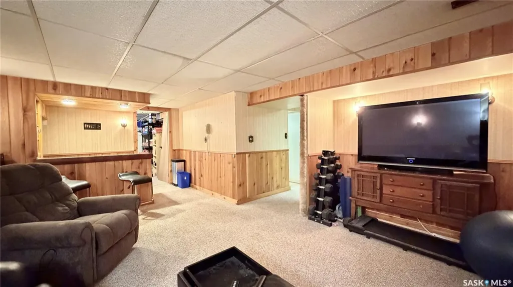 10 Stewart Avenue Saskatoon SK S7L 3S6