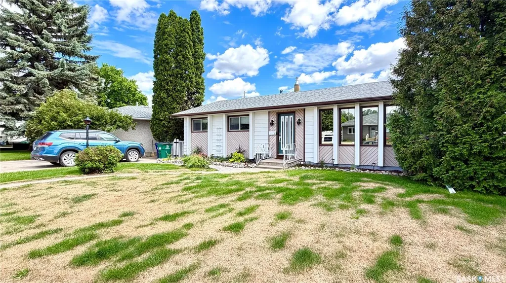 10 Stewart Avenue Saskatoon SK S7L 3S6