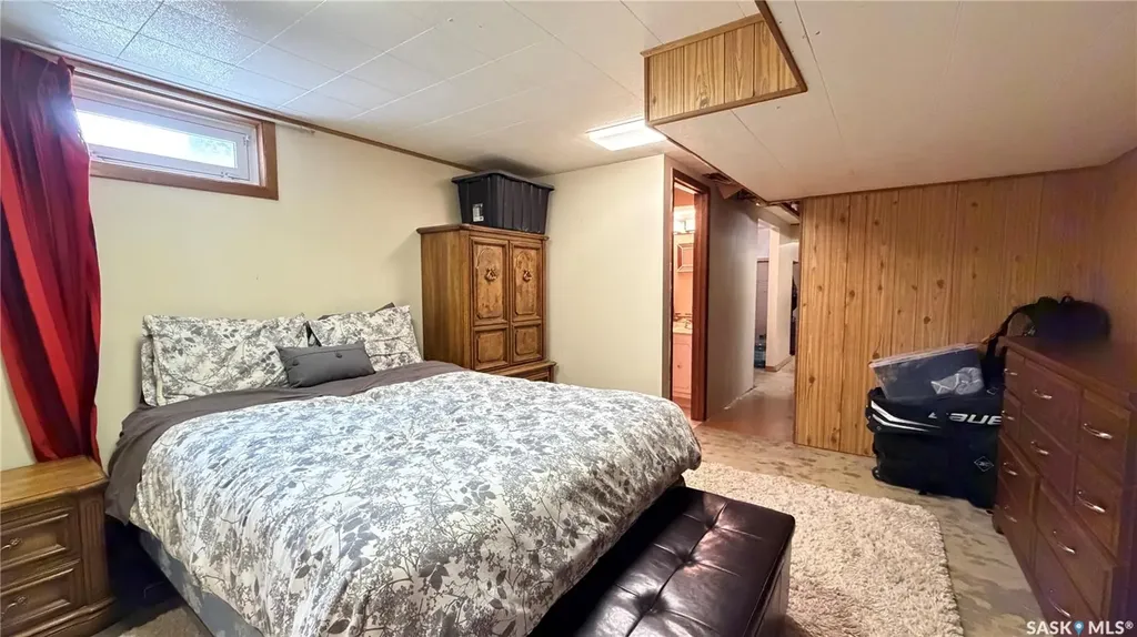 10 Stewart Avenue Saskatoon SK S7L 3S6