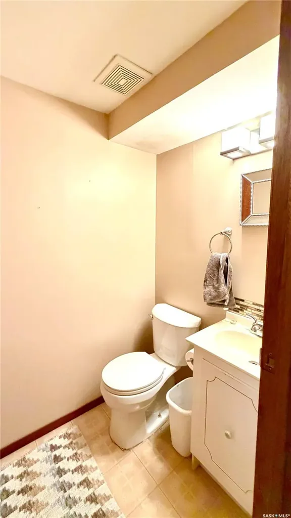10 Stewart Avenue Saskatoon SK S7L 3S6