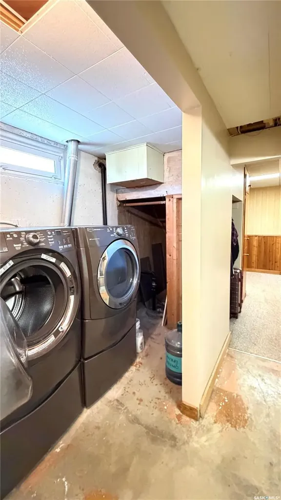 10 Stewart Avenue Saskatoon SK S7L 3S6