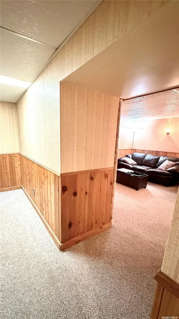 10 Stewart Avenue Saskatoon SK S7L 3S6