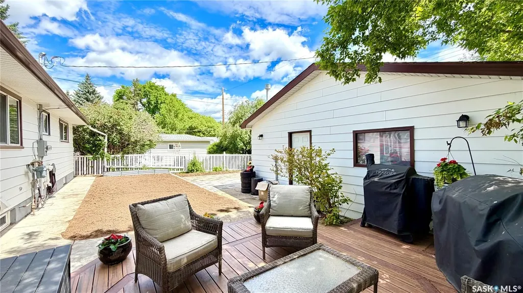 10 Stewart Avenue Saskatoon SK S7L 3S6