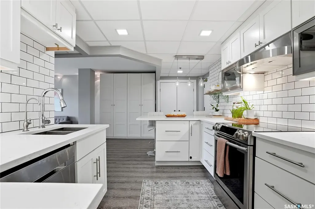 611 University Drive Saskatoon SK S7N 3Z1