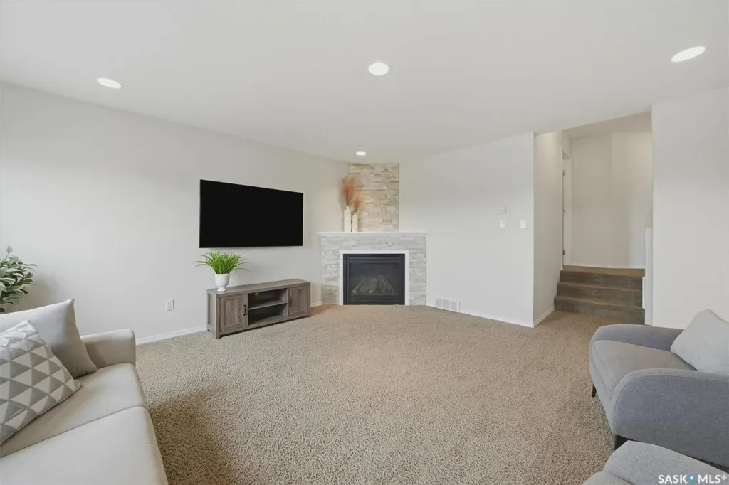 1358 Denham Crescent Saskatoon SK S7R 0B1