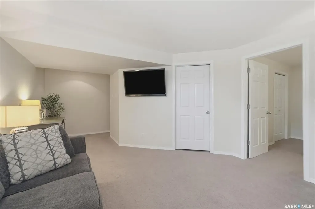 1358 Denham Crescent Saskatoon SK S7R 0B1