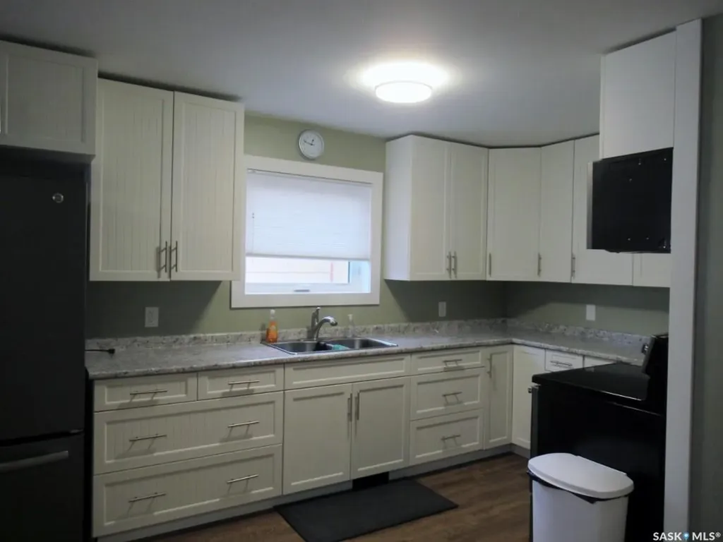 110 7th Avenue W Kindersley SK S0L 1S0
