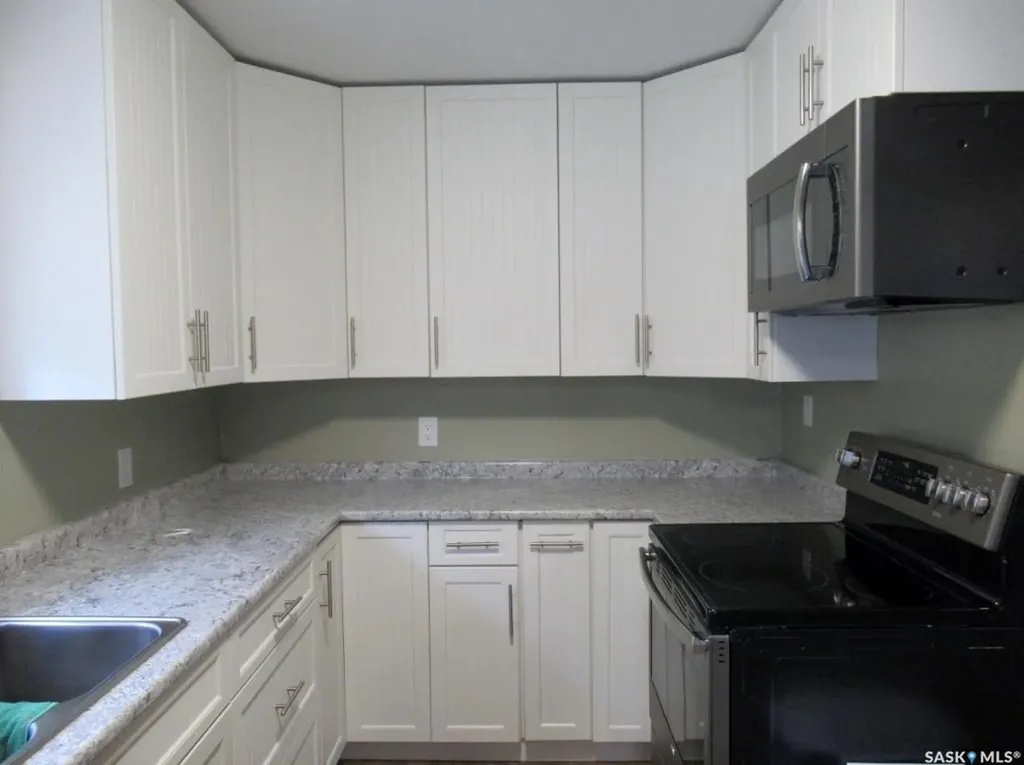 110 7th Avenue W Kindersley SK S0L 1S0