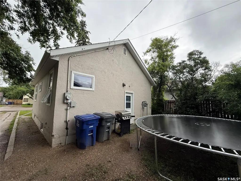110 7th Avenue W Kindersley SK S0L 1S0