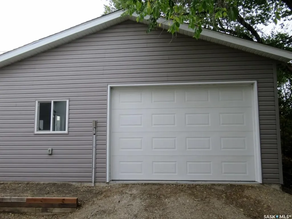 110 7th Avenue W Kindersley SK S0L 1S0