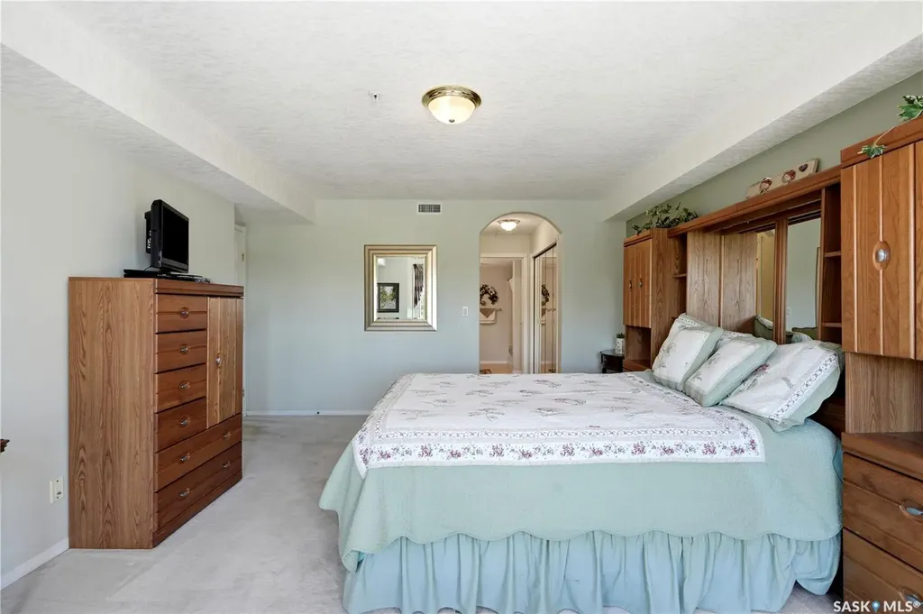 325 Keevil Crescent Saskatoon SK S7N 4R8