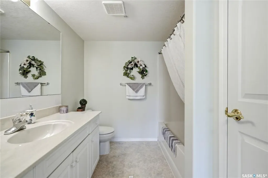 325 Keevil Crescent Saskatoon SK S7N 4R8