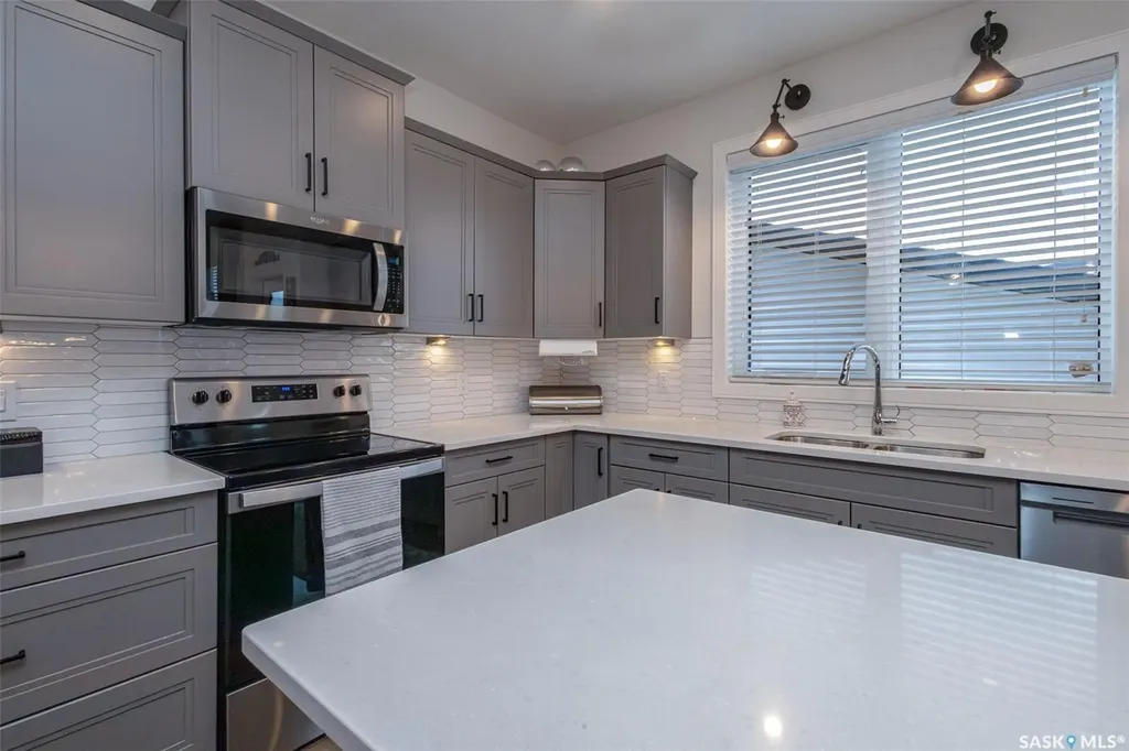 1348 Parr Hill Drive Martensville SK S0K 2T1