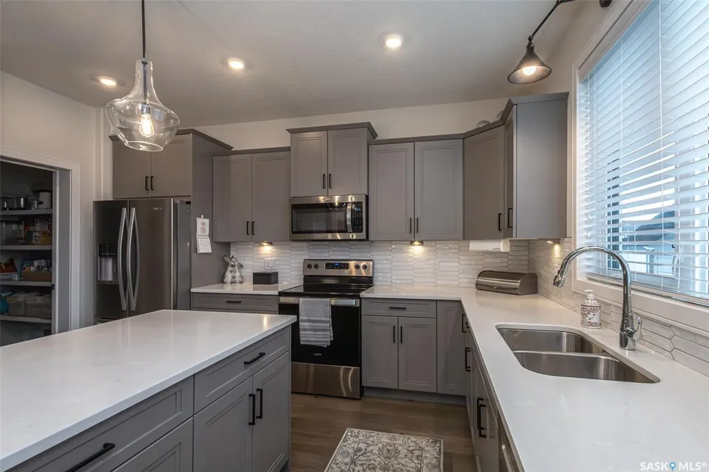1348 Parr Hill Drive Martensville SK S0K 2T1