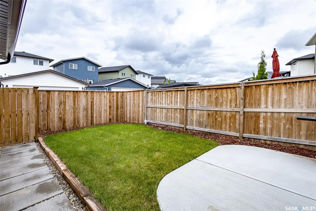 1348 Parr Hill Drive Martensville SK S0K 2T1