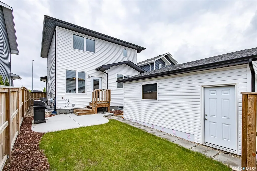 1348 Parr Hill Drive Martensville SK S0K 2T1