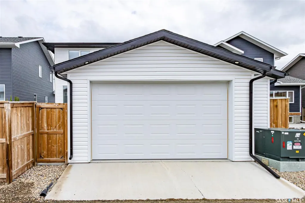 1348 Parr Hill Drive Martensville SK S0K 2T1